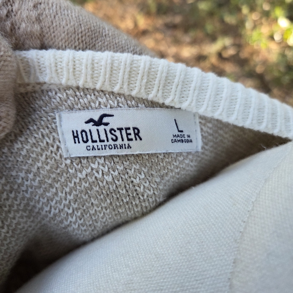 Hollister Large Beige and White Patterned Cardigan Sweater - Picture 5 of 6